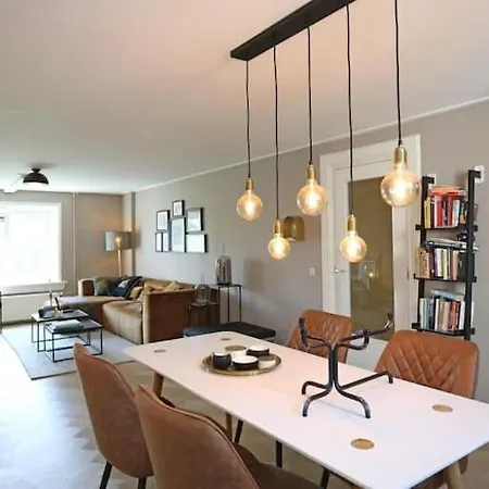 Appartement Appartement met twee slaapkamers DeJaVu 5* D&J
